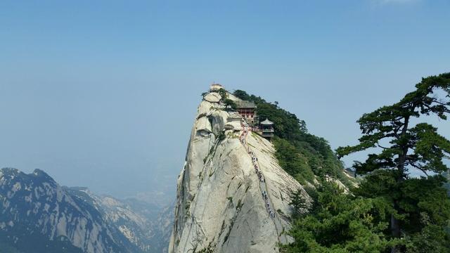 华山|为啥华山一瓶水卖11元却无人吐槽？看到景区门口的东西，游客：气瞬间消了