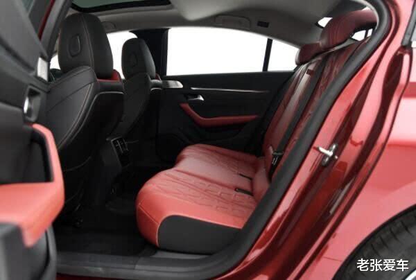 标致508▲被冷落的B级好车，一身名牌油耗6.1，如今跌破15万，仍不被理！