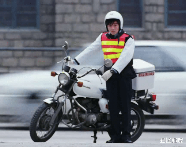 周星驰：周星驰多次用代号“9527”到底是什么梗？让粤语告诉你