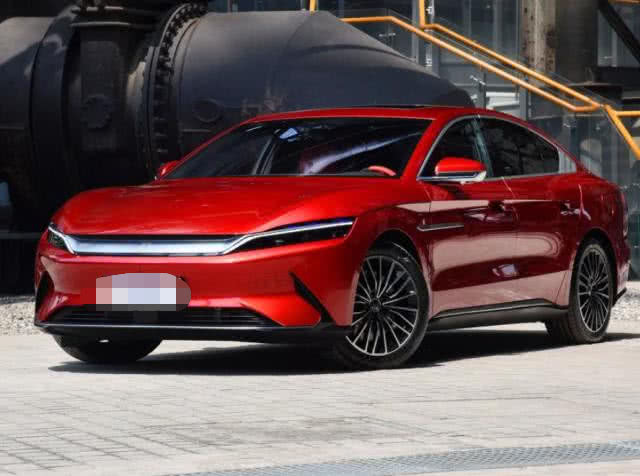 比亚迪汉@比亚迪汉EV将上市，一脚油门680马力，预售24万，开上路迷倒一片