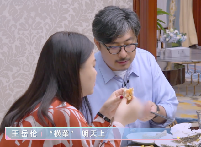 王嶽倫為李湘做海鮮餐，卻說不算重頭菜，還有“橫菜”要展示-圖7