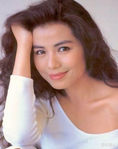 钟楚红|钟楚红:拒绝成龙下嫁朱家鼎,47岁惨遭丧夫,今守寡13年从不后悔