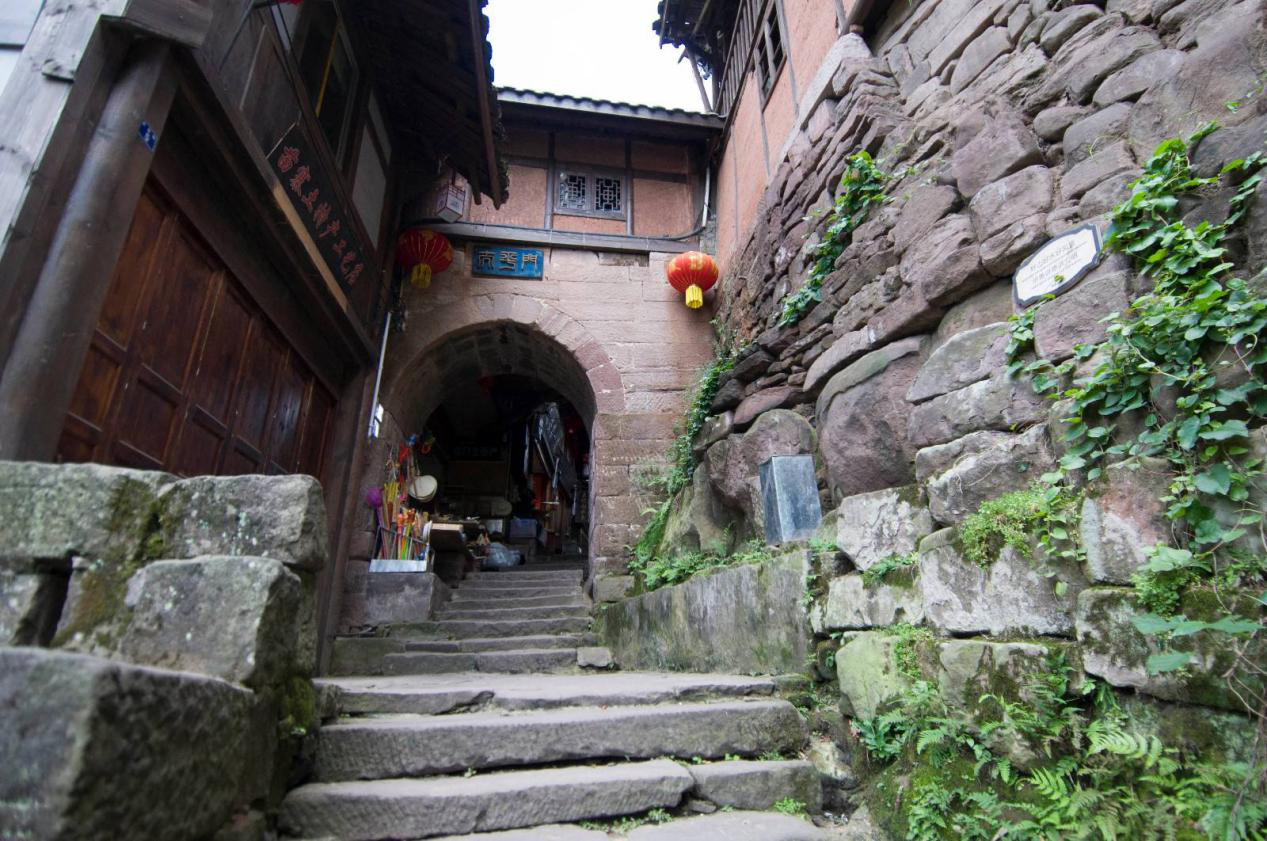 古镇|拥有悠久历史的古镇,令人惊讶的样子,被称作“千年古城堡”