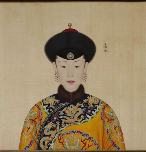 乾隆|郎世宁曾给乾隆12位皇妃画像，你觉得哪个最美？网友的答案很一致