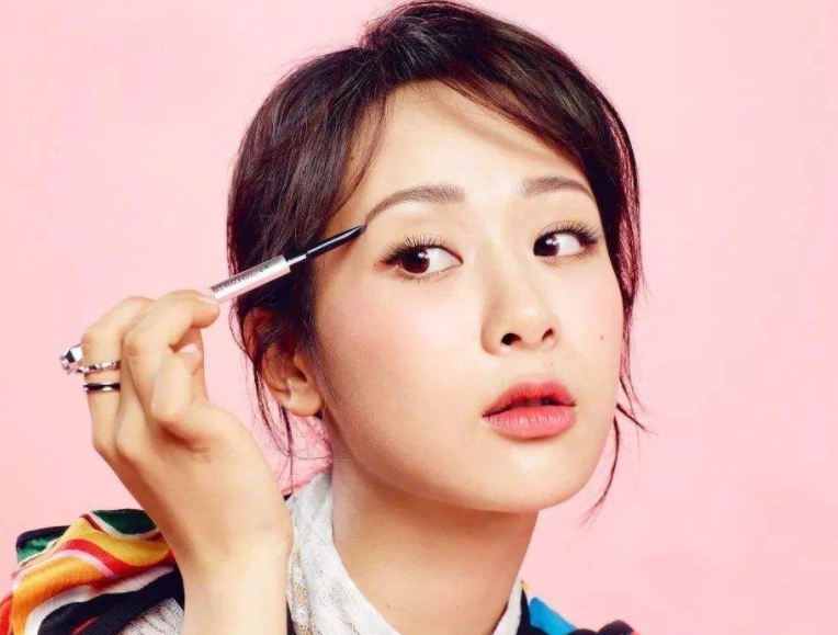 杨紫|邓超装嫩调侃杨紫，被网友无情拆穿，杨紫回复喊话孙俪言辞犀利