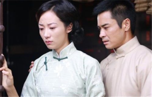 |中国第一位读哈佛的人，因妻不孕将养女怀孕，喜得爱子却痛失发妻