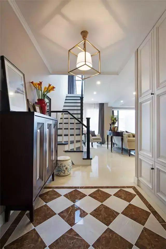 ##100平米的复式楼装出了豪宅的效果，进屋就被迷住，效果让人咽口水！