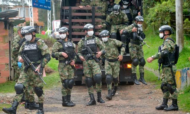 [哥伦比亚]哥伦比亚7名军人掳走12岁女孩，轮流侵犯长达17小时