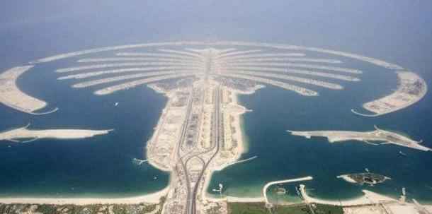 人工岛▲我国最大的人工岛，斥资1600多亿填海12000亩，如今却被吐槽