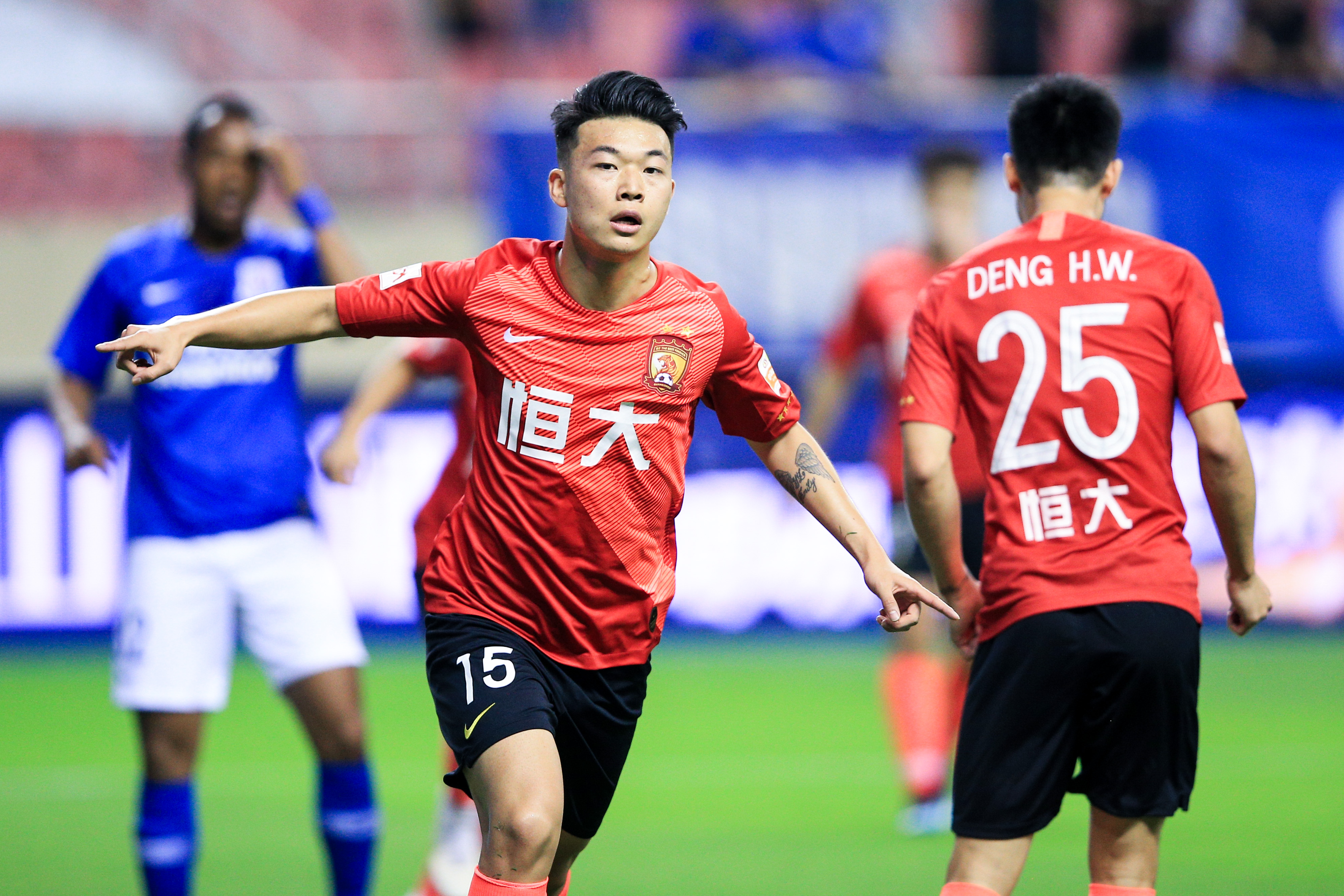 广州恒大|恒大潜力小妖真急了:三场比赛他只上场18分钟,疯狂加练吓坏卡帅!