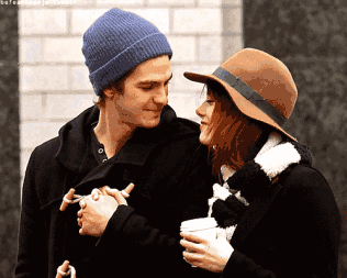 艾玛·斯通|她要当妈妈了，爸爸不是他…