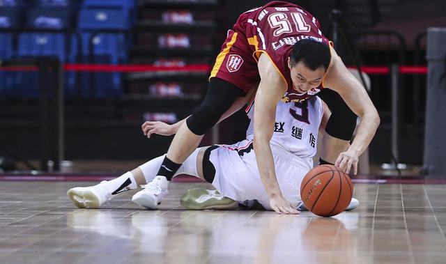 『赵继伟』23分钟仅4分！辽宁大佬再次沦为进攻黑洞 已不配打首发？