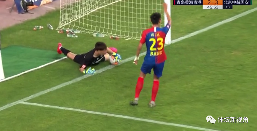 中超|中超今晚再现争议判罚，皮球整体出界后进球仍有效，国安疑似获利