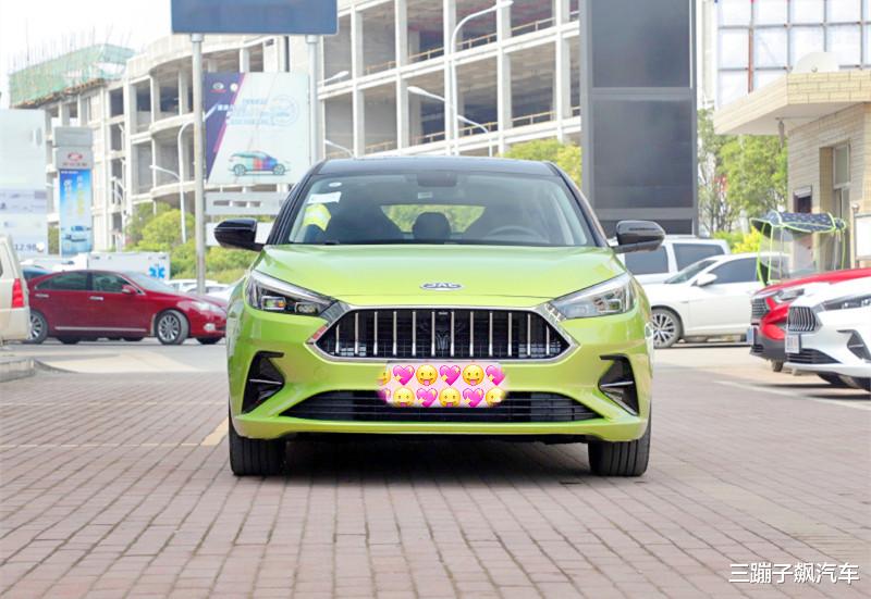 「江淮汽车」买不起思域就看它！自带“撩妹”颜值，配国六1.5T，不足6万！