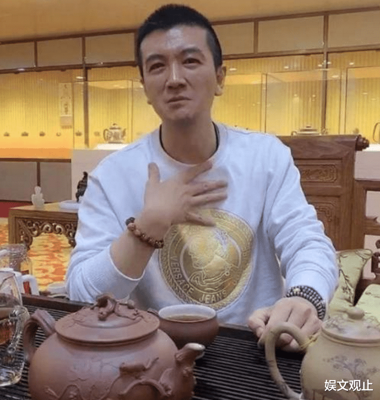 |富人杨子有多豪？直播大晒私家收藏黄花梨，得知价格后：打扰了！
