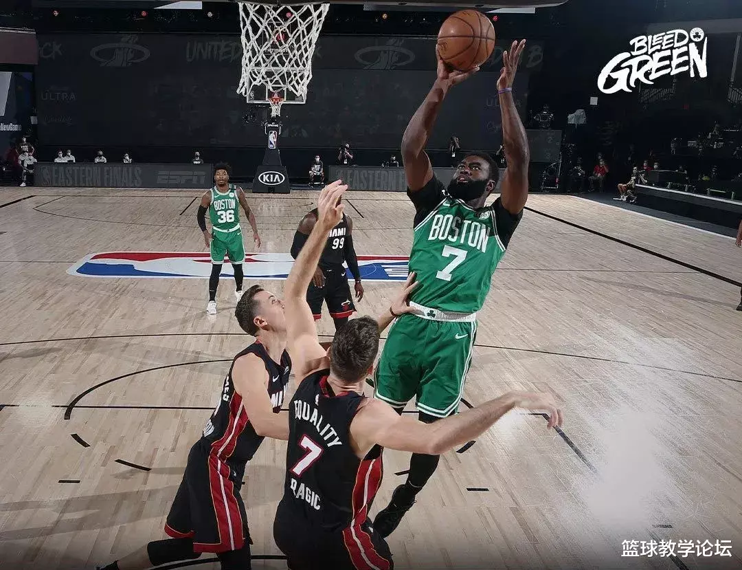 凯尔特人队|肘击脸部+一级恶犯！为了赢球，凯尔特人真是不择手段啊