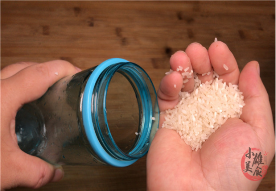 大米|才知道，把剪刀放入大米真的太实用了，一年省下好几百，学到赚到