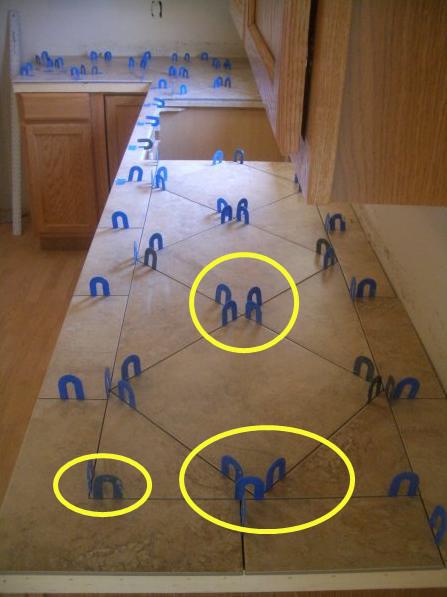 |老公嫌弃大理石太贵,厨房台面居然用旧瓷砖来铺,效果惊呆家人