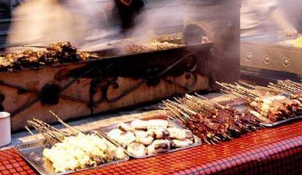 「胃癌」身体频繁出现4个表现,可能是胃癌“盯上”你了,尽早检查!