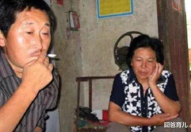 @当年高考故意交白卷，试卷写满对高考不满的姑娘，现在过得如何