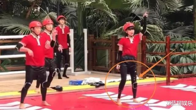 黄龄|她33岁却没有一件完整衣服，上跑男狂剪队服，穿上后跑男团都酸了