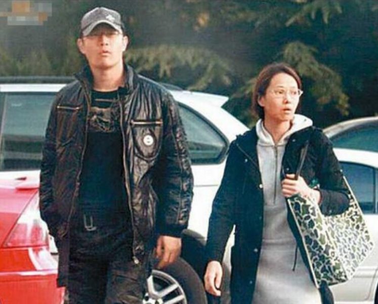 伊能静|黄维德谈伊能静泪流满面 牵手门后黄维德事业尽毁