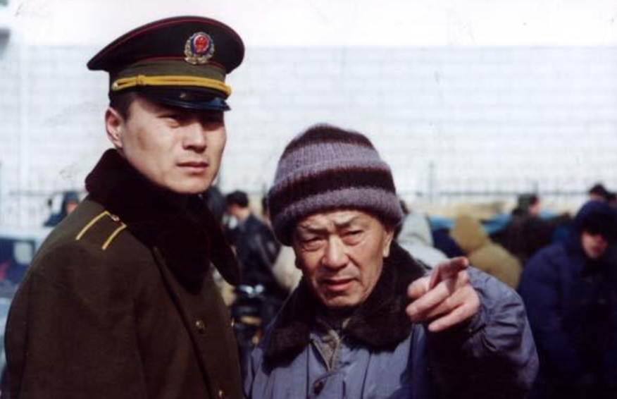 任程伟:“国剧一哥”任程伟,与妻子住地下室多年,如今苦尽甘来不忘初心