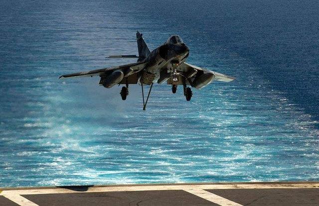 飞行服|舰载机研制正在推进，下一代多用途舰载机 NGCA，该如何发展？
