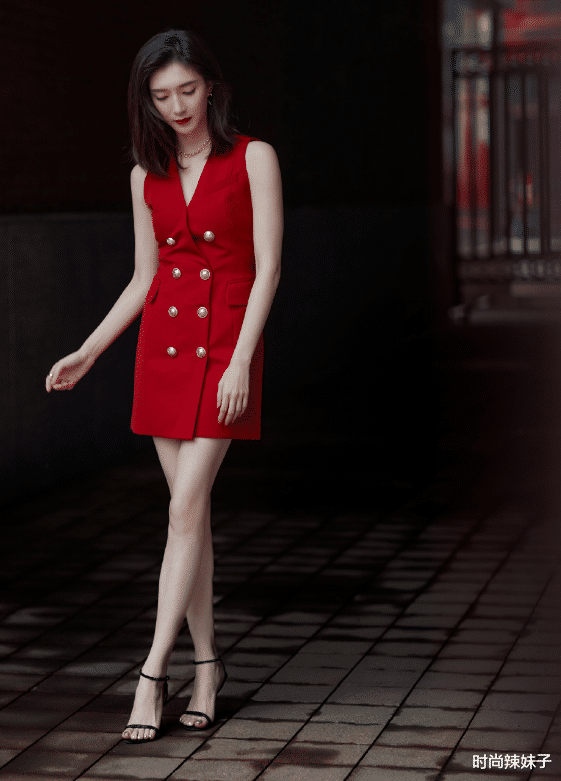 江疏影|怪不得江疏影一直无人追了，看她穿起JK裙后，这谁敢动心