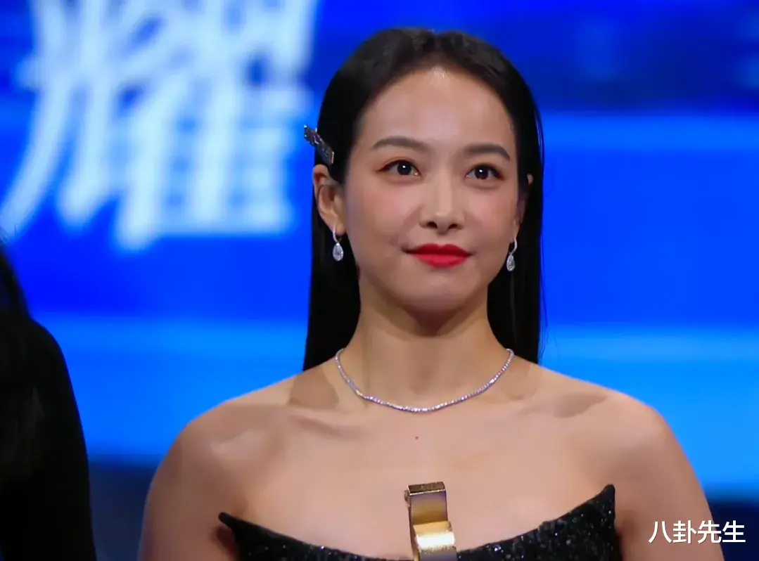 戚薇|星动夜超高清镜头暴露明星真容：宋茜圆润，戚薇脸僵，张萌妆感重