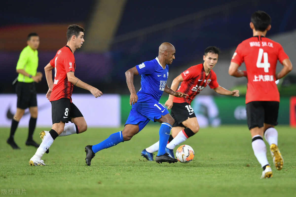 山东鲁能|第6轮比赛开始前，中超聊天群吵翻了天，鲁能回应被裁判偏袒