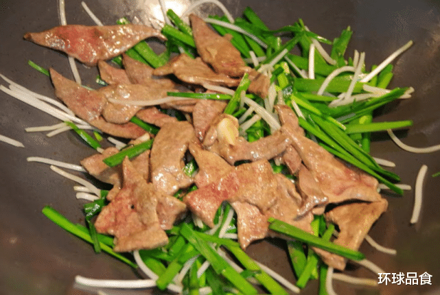 猪肝|韭菜和它是绝配，隔三差五吃，视力好了，气血双补，脸色更红润