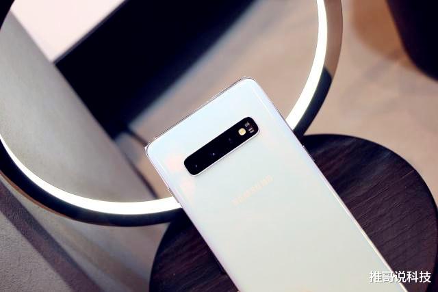 三星galaxy s10|从高端走向中端，从5999降到3499，内行人觉得不亏！