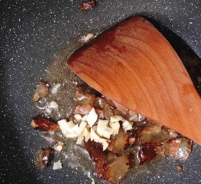 #芦笋#外婆隔三差五就吃这菜，脸色红润气色好，现在吃最鲜嫩，别错过