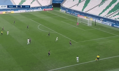 中超|昨晚亚冠32岁“中超恶人”世界级停球：磁铁脚戏耍对手太罕见！