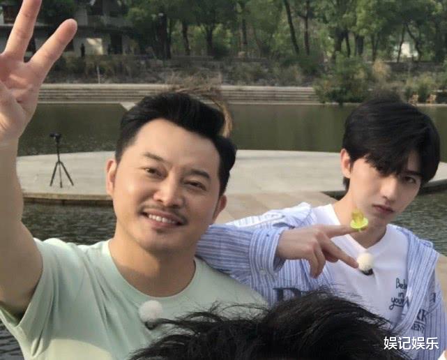 #李晨#蔡徐坤晒跑男大合影,不P图太耿直,baby李晨郑恺肤色真实