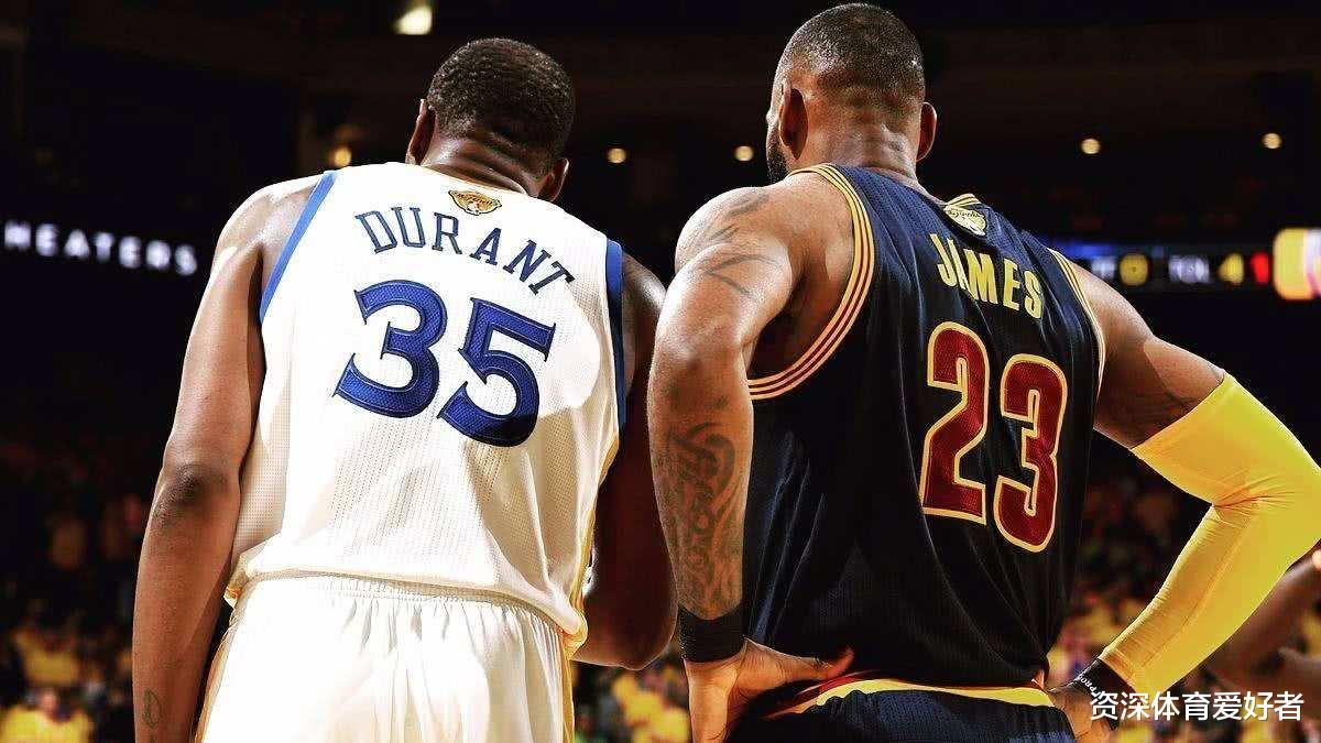 「凯文·杜兰特」进攻端的杜兰特与詹姆斯谁更难防?塔克:他天赋异常没人能和他对位