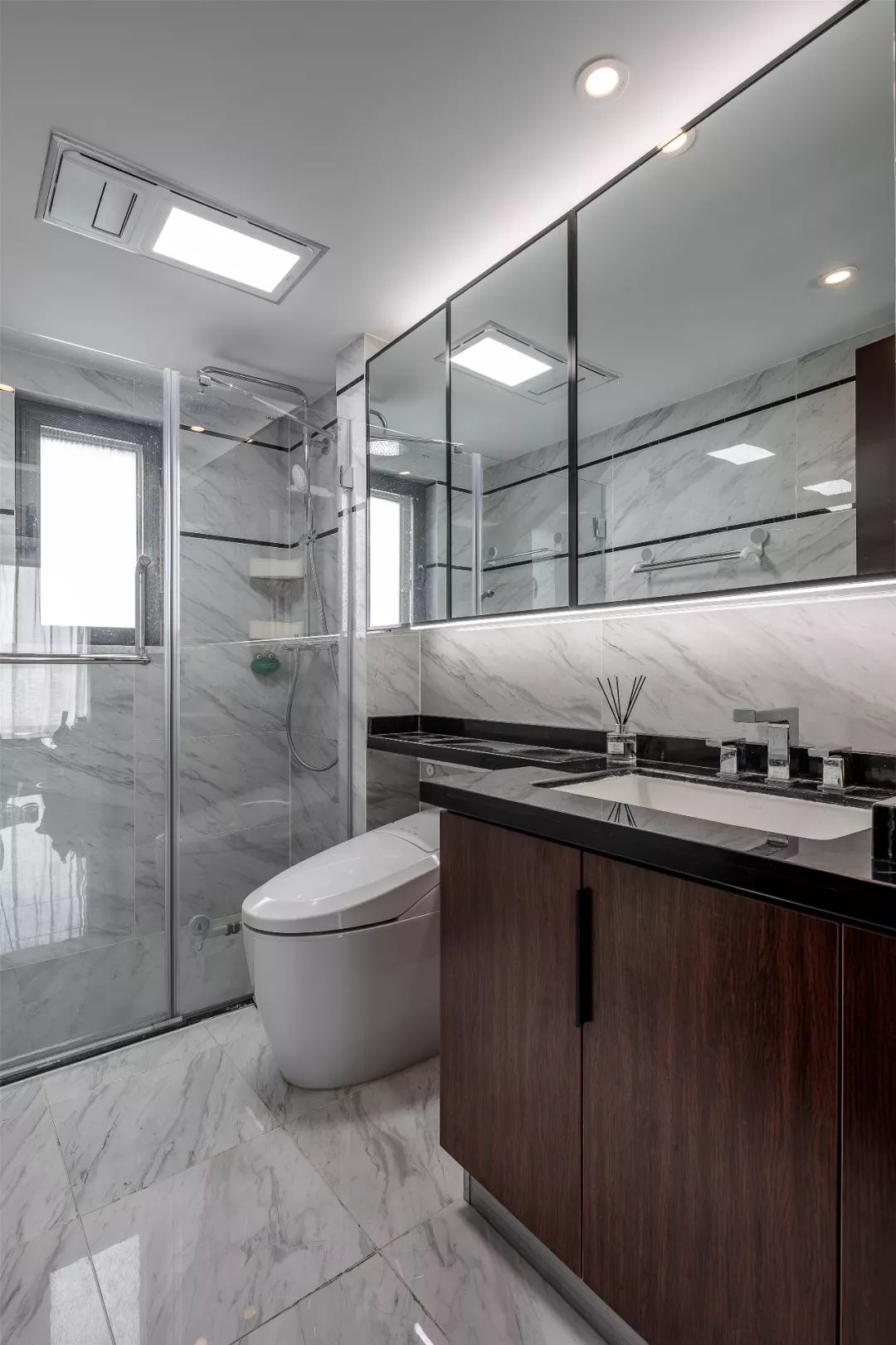 【】103㎡现代简约风，巧妙的客餐厅布局，装出了140㎡的效果！