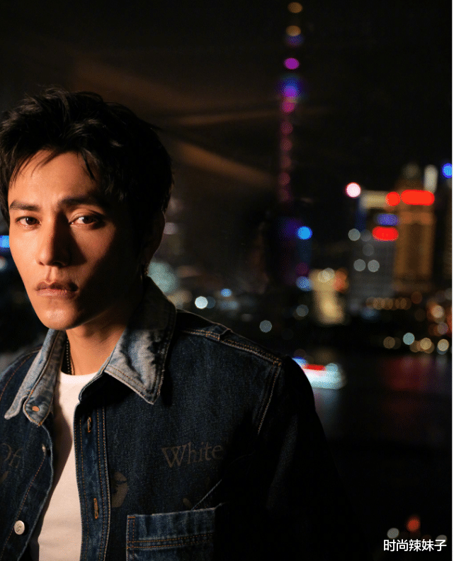 陈坤|陈坤哪像44岁,掀起刘海似韩剧男主,不给00后留活路