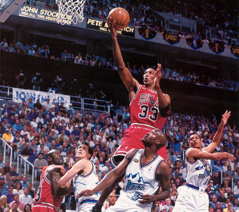 【迈克尔·乔丹】为何NBA1997赛季，把MVP给了战绩和数据都不如乔丹的马龙，是有黑幕吗？