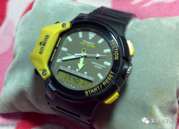 民法典|推土机式的传感器双显登山表——CASIO ALTI-METER AW330