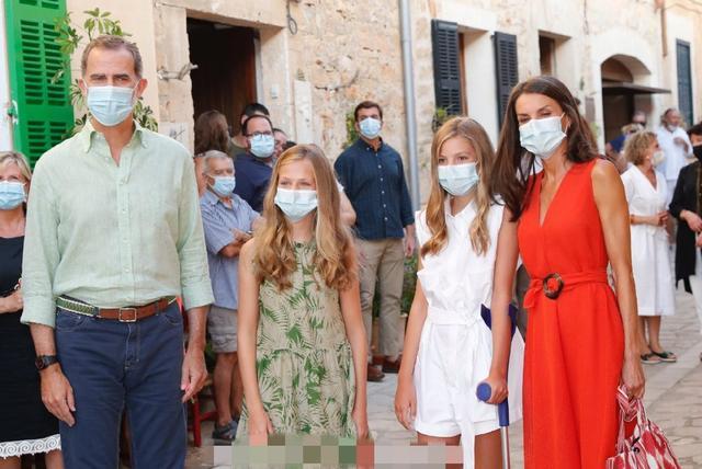 衬衫|西班牙公主罕见扎马尾！花裙挖个洞显成熟，确定不是拿王后的穿？