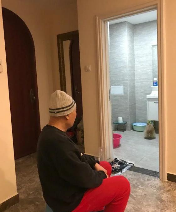 孙越|参观孙越如今住的豪宅:吃饭都用不锈钢盘装菜,在家饭量还真不小