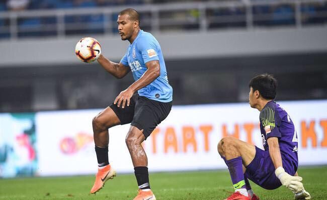 #中超#大连人两套方案备战？“神秘”中锋顶替龙东，球王重回国脚之路