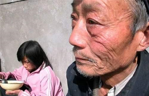 女孩|高考故意留空白，成绩公布只有47分，爷爷求复查，真相让人心酸