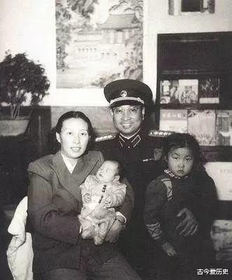 陈赓|陈赓去世31年后,夫人傅涯为何不顾74岁高龄,去了趟台湾?