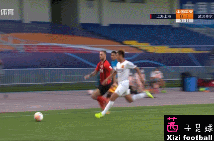 中超|中超今晚再现争议判罚：阿瑙直接看懵，卡里索笑出声