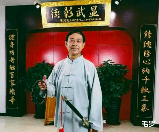 传统武术■仅过4秒,太极大师就被50岁大叔KO,网友喊话一龙:下一个就是你