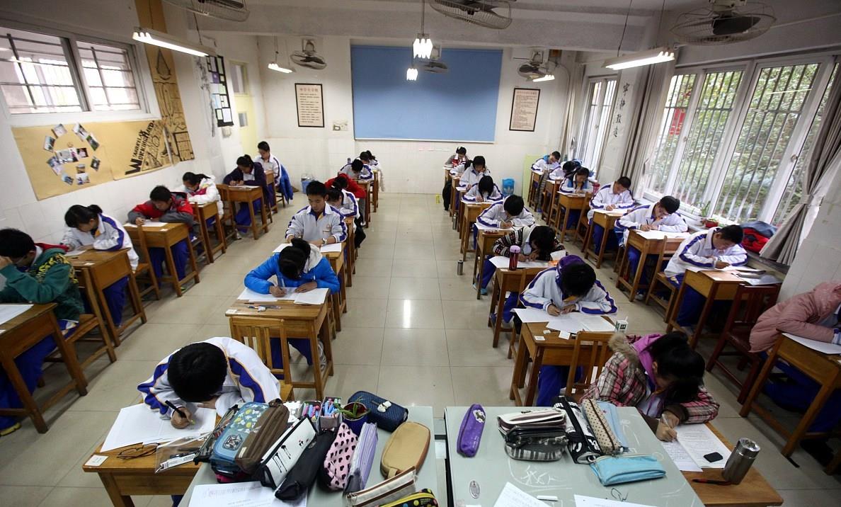 「」临近高考，高三学生模拟考成绩只有200多分，大概率考不上本科