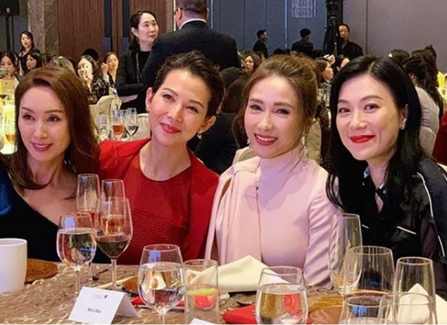 [蔡少芬]“香港房价”贵到什么地步？蔡少芬家里挤得要命，她的家却大的能跑步